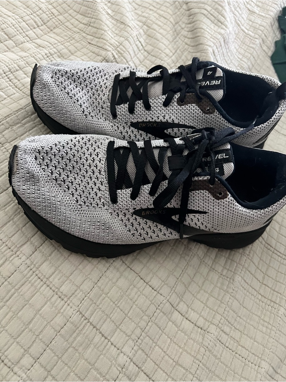Brooks Revel Women's Athletic Shoes in White and Black